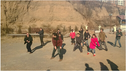 網(wǎng)站制作公司戶外合影